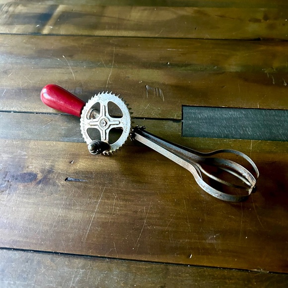 True American vintage antique working egg beater